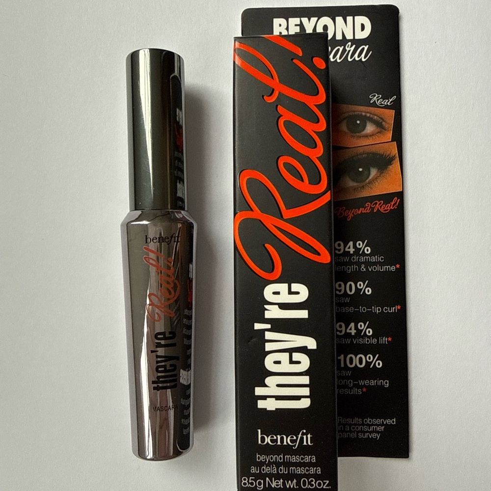 Benefit They're Real! Mascara — Black with Red Accents
